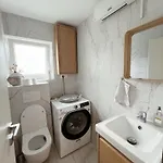 Emmas With Private Parking And Balcony 卢布尔雅那