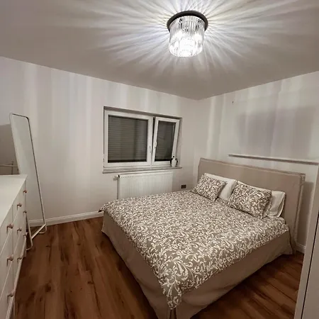 Emmas With Private Parking And Balcony Apartman *