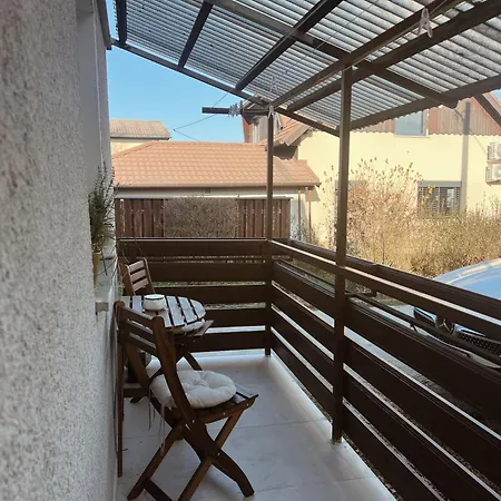 Emmas With Private Parking And Balcony *
