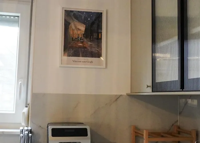 Emmas With Private Parking And Balcony Apartman *