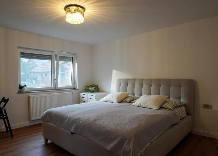 Emmas With Private Parking And Balcony Lublana