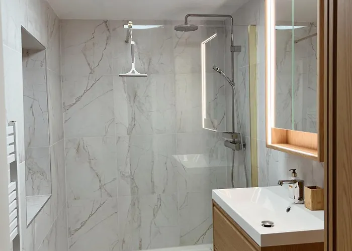 Emmas With Private Parking And Balcony Apartament Lublana